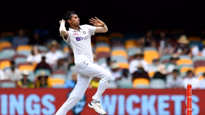 പൂജാരക്കും സുന്ദറിനും പിന്നാലെ കൗണ്ടിയില്‍ തിളങ്ങി വീണ്ടുമൊരു ഇന്ത്യന്‍ താരം