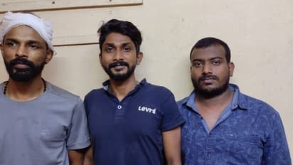 ബാർ ജീവനക്കാരനെ കൗണ്ടറിൽ വടിവാളുകൊണ്ട് വെട്ടി, മൂന്ന് പേർ അറസ്റ്റിൽ