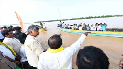 బాధితులకు భరోసా: గోదావరి  ముంపు  ప్రాంతాల్లో చంద్రబాబు టూర్ (ఫోటోలు)