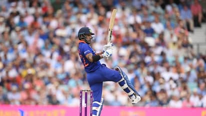 വിന്ഡീസില് കോലിയെയും ധോണിയെയും രോഹിത്തിനെയും മറികടക്കാന് ധവാന്