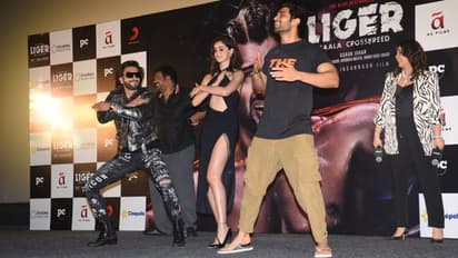 ವಿಜಯ್‌ ದೇವರಕೊಂಡ ಅವರ ಲೀಗರ್‌ ಟ್ರೇಲರ್‌ ಲಾಂಚ್‌ನಲ್ಲಿ ರಣವೀರ್‌ ಪವರ್‌ ಪ್ಯಾಕ್‌ ಡ್ಯಾನ್ಸ್