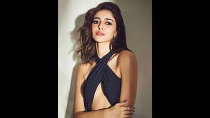 ‘లైగర్’ బ్యూటీ మైండ్ బ్లాక్ స్టిల్స్.. పరువాల విందులో హద్దులు దాటుతున్న అనన్య పాండే.. 