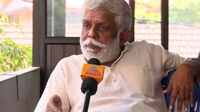 ലൈം​ഗിക പീഡന പരാതി;  സിവിക് ചന്ദ്രന്‍ കൊയിലാണ്ടി പൊലീസിൽ സ്റ്റേഷനില്‍ ഹാജരായി