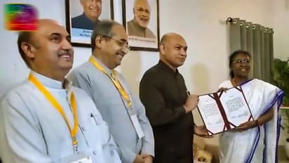 భారత నూతన రాష్ట్రపతిగా గిరిజన మహిళ...  ద్రౌపది ముర్ముకు అభినందనల వెల్లువ (ఫోటోలు)