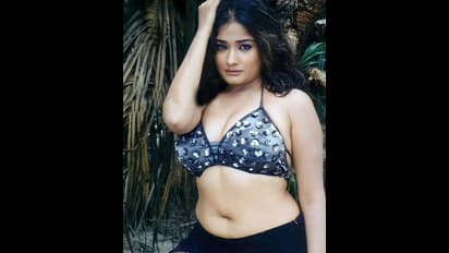 ஷேம் ஷேம்... பப்பி ஷேம்... கையில் சிகரெட் உடன் நிர்வாணமாக போட்டோ போட்ட கிரண் - கழுவி ஊற்றும் நெட்டிசன்கள்