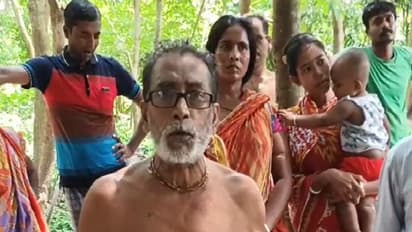 বিদ্যুৎহীন অবস্থায় কেটে গেছে প্রায় ১ যুগ, সাপের কামড়ের আতঙ্কে চোখে জল পাণ্ডুয়ার বেড়েলার বাসিন্দাদের