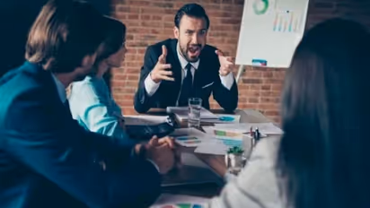 Boss और Employee के बीच बातचीत की पोस्ट हुई वायरल, जानिए क्यों यूजर कर रहे खिंचाई