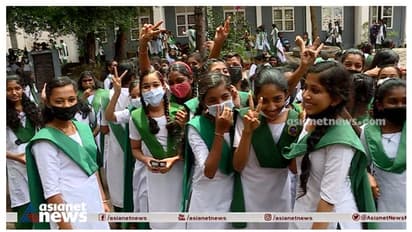'മിക്സഡ്  പൊളിയാണ് മാസാണ്, അടിച്ചുപൊളിക്കാം'; 'മിക്സഡ് സ്കൂൾ' നിർദേശത്തിൽ പെൺകുട്ടികൾക്ക് പറയാനുള്ളത്