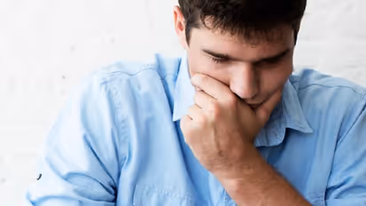 World Brain Day 2022 : ആളുകളോട് സംസാരിക്കാനും ഇടപെടാനും ഇഷ്ടമില്ല? തലച്ചോറിന് 'പണി' വരാതെ നോക്കണേ...