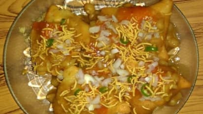 10 फोटो में समझें बारिश में वो 5 फूड आइटम जो बिल्कुल नहीं खाएं.. वे 5 फूड आइटम जो डाइट में जरूर करें शामिल 