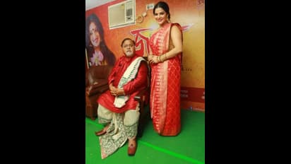 ममता बनर्जी के मंत्री पार्थ चटर्जी के 12 'खास' लोगों के ठिकानों पर ED की रेड, निकला नोटों का अंबार