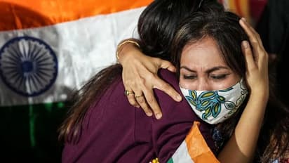 உக்ரைனில் இருந்து வந்த மாணவர்கள் இந்தியாவில் மருத்துவ கல்வி தொடர முடியாது... மத்திய அரசு அதிர்ச்சி.