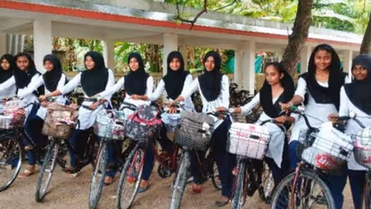 ലക്ഷദ്വീപിലെ സ്കൂളുകളിൽ ഉച്ചഭക്ഷണത്തിന് മാംസാഹാരം തുടരും: നിര്ദേശവുമായി ദ്വീപ് ഭരണകൂടം
