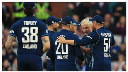 2வது ODIயில் தென்னாப்பிரிக்காவை வீழ்த்தி இங்கிலாந்து மிகப்பெரிய வெற்றி..! ஆட்டநாயகன் ஆல்ரவுண்டர் சாம் கரன்