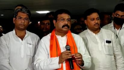 রাজ্যের প্রাক্তন শিক্ষা মন্ত্রীর গ্রেফতারির দিন শহরে কেন্দ্রীয় শিক্ষা মন্ত্রী, কী বললেন তিনি