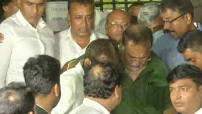 হুইল চেয়ারে করে SSKM- ঢুকলেন 'অসুস্থ' পার্থ চট্টোপাধ্যায়, রাতে থাকবেন হাসপাতালে