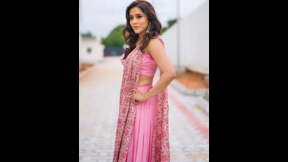 జాక్ పాట్‌ కొట్టిన రష్మి.. మొన్న సుధీర్‌, నిన్న అనసూయ.. ఊహించని ఆఫర్స్ తో `జబర్దస్త్` యాంకర్‌ రచ్చ..