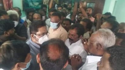 ஓபிஎஸ்யின் தேனி மாவட்ட ஆதரவாளர் சையது கான்...! திடீரென டிடிவியோடு சந்திப்பு..? என்ன காரணம் தெரியுமா?