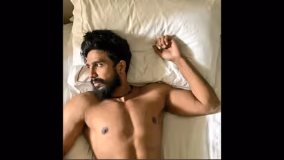 ರಣವೀರ್ ಆಯ್ತು ಈಗ ಮತ್ತೋರ್ವ ಸ್ಟಾರ್; ಪತ್ನಿ ಕ್ಲಿಕ್ಕಿಸಿದ ಬೆತ್ತಲೆ ಫೋಟೋ ಹಂಚಿಕೊಂಡ ಖ್ಯಾತ ನಟ