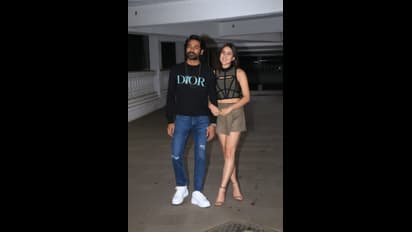 Dhanush : பார்ட்டியில் தனுஷுடன் நெருக்கம் காட்டிய பிரபல நடிகரின் மகள்... இணையத்தில் தீயாய் பரவும் போட்டோஸ்