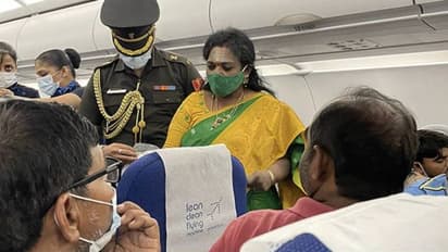 ഇൻഡിഗോ വിമാനത്തിൽ സഹയാത്രികന് ദേഹാസ്വാസ്ഥ്യം, പ്രഥമ ശുശ്രൂഷ നൽകി തെലങ്കാന ഗവര്ണര്