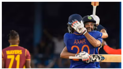 'സിക്സര് അക്സര് പട്ടേല്'; കാണാം ധോണി സ്റ്റൈലില് ഫിനിഷിംഗ്- വീഡിയോ