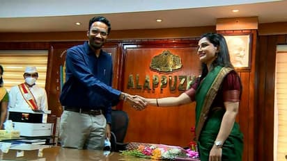 ശ്രീറാം വെങ്കിട്ടരാമൻ ആലപ്പുഴ കളക്ടർ, പ്രതിഷേധങ്ങൾക്കിടെ ചുമതലയേറ്റു