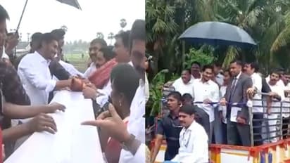 అందుకే వారం రోజుల తర్వాత వచ్చాను: కోనసీమ జిల్లాలో వరద బాధితులతో సీఎం జగన్