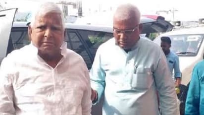 कौन है भोला यादव जिसे कहते लालू का राइट हैंड, सीबीआई ने किया गिरफ्तार...जिसने किया है बड़ा कांड