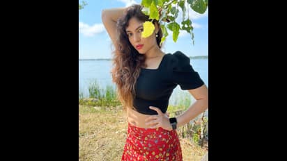 ஓணம் ஸ்பெஷலாக உடை மாற்றும் வீடியோவை வெளியிட்டு அதிர்ச்சி கொடுத்த பிக்பாஸ் ஷெரின்