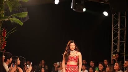 रश्मिका मंदाना ने फैशन वीक में पहली बार किया रैंप वॉक, तस्वीरों में क्यूटनेस देखकर हो जाएगा प्यार