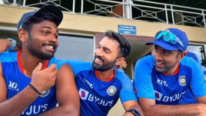 ഇനിയും ദിനേശ് കാര്‍ത്തിക് വേണോ? സഞ്ജു സാംസണ് അവസരം നല്‍കൂ! മലയാളി താരത്തെ പിന്തുണച്ച് മുന്‍ ഓപ്പണര്‍