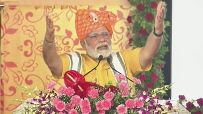 PM Modi ने गुजरात में साबर डेयरी प्लांट का किया उद्घाटन-गुजरातियों से देश की शान के लिए किया एक आग्रह