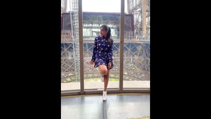 தம்மாதூண்டு உடையணிந்து வெளிநாட்டில் கிளாமர் குயினாக வலம் வரும் ஐஸ்வர்யா ராஜேஷ் - வைரலாகும் ஹாட் கிளிக்ஸ்