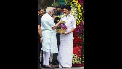 தடைகளை எல்லாம் வாய்ப்புகளாக மாற்றி இந்தியா முன்னேறி வருகிறது - பட்டமளிப்பு விழாவில் பிரதமர் மோடி பேச்சு