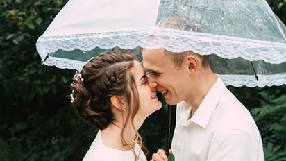 Monsoon Weddings: Here are some tips to style yourself during rainy season