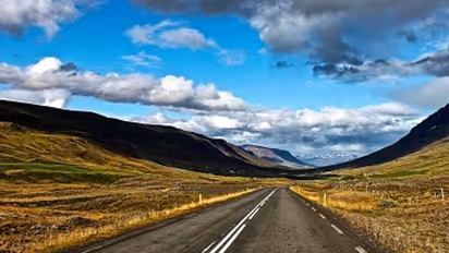 পৃথিবীর শেষ রাস্তা- এখানে আকাশ মিশেছে মাটিতে, মৃত্যুর হাতছানি প্রতিটি মোড়ে