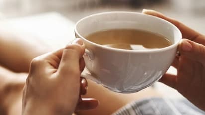 Drumstick leaf tea: முருங்கை கீரை டீ குடிப்பதால், இவ்வளவு நன்மைகள் இருக்கா..? கொஞ்சம் மாத்தி யோசிங்க பாஸ்..!