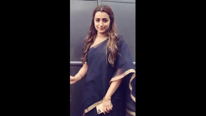 துளியும் மேக்கப் இல்லாமல்... சாதாரண புடவையில் த்ரிஷா! வேற லெவல் அழகில் வெளியான ரீசென்ட் போட்டோஸ்!