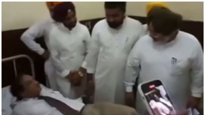 പരാതി ഉയര്ന്നപ്പോള് വൃത്തിയില്ലാത്ത ആശുപത്രി കിടക്കയില് ആരോഗ്യ സര്വകലാശാല വിസിയെ കിടത്തി പഞ്ചാബ് മന്ത്രി