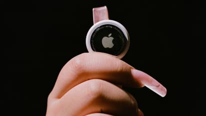 మాజీ ప్రియుడి నీచపు పని.. ఆపిల్ పై మహిళ దావా .. ఇంతకీ ఏం జరిగిందంటే..?