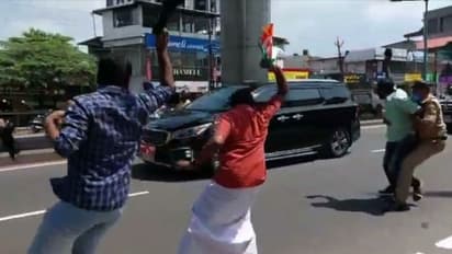 രണ്ട് എസ്എച്ച്ഒമാർക്കെതിരെ അച്ചടക്ക നടപടി;  എളമക്കര എസ്എച്ച്ഒയെ മാറ്റിയത് മുഖ്യമന്ത്രിയുടെ സുരക്ഷാവീഴ്ചയിൽ