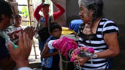 यहां लड़की नहीं बल्कि मगरमच्छ के साथ शादी करते हैं आदमी, खुद मेयर साहब ने की थी ऐसी शादी