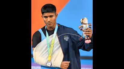 CWG 2022: Weightlifter Sanket Sargar gives India first competition medal, netizens triumphant