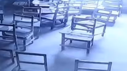 हाथरस: सरकारी स्कूल में लापरवाही के बाद 10 कर्मचारियों पर गिरी गाज, जा सकती थी मासूम की जान