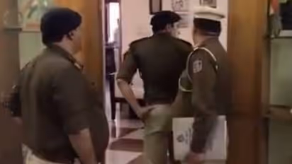 मध्य प्रदेश से दर्दनाक खबर: पति ने पत्नी और बेटा-बेटी को नींद से जगाया, फिर सभी ने साथ मरने का किया फैसला