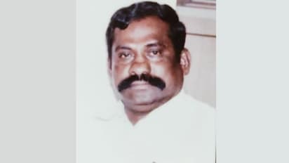 തമിഴ്നാട് കൊച്ചുമകൾക്ക് പലഹാരം വാങ്ങാനെത്തിയ ആളെ വെട്ടിക്കൊന്നു, പ്രതികളെത്തിയത് രാജാക്കാട്ടെ ജീപ്പിൽ