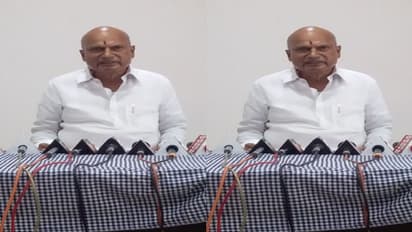 కేసీఆర్ ఇలాకాలో టీఆర్ఎస్ కు షాక్... రాజీనామా చేసిన టీఆర్ఎస్ సీనియర్ నేత 