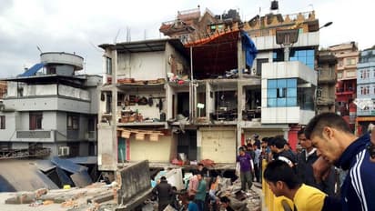 அண்டை நாடான நேபாளில் பயங்கர நிலநடுக்கம்.. வீடுகள் இடிந்து சேதம்.. தெருங்களில் தஞ்சம் அடைந்த மக்கள்..