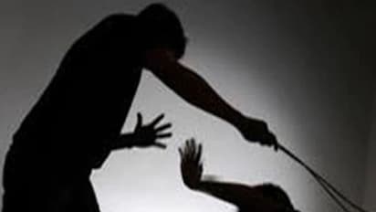 नौगार में एक छात्र नहीं बोल पाया मंत्र तो आचार्य ने दी खतरनाक सजा, जानें क्या है मामला